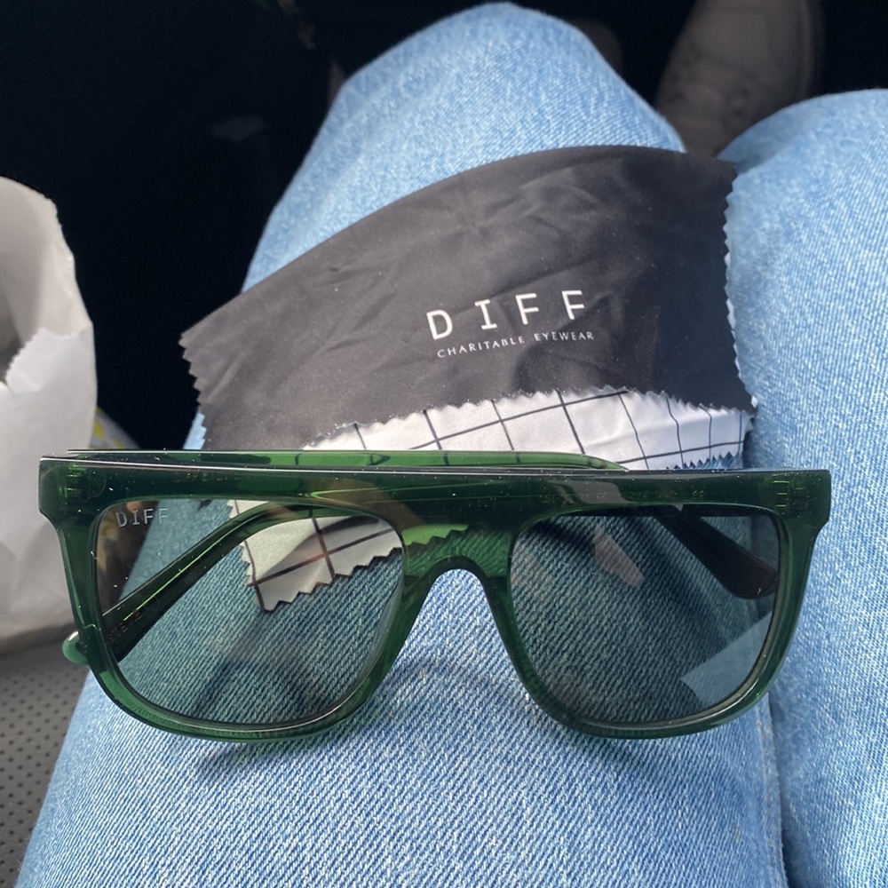 DIFF SUNGLASSES
